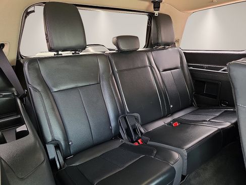Used 2022 Ford Expedition XLT RWD image 11