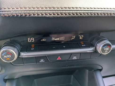 Used 2023 MAZDA MAZDA3 s FWD image 47