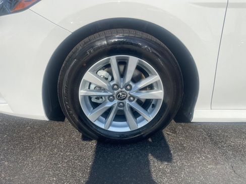 Used 2025 Toyota Camry LE FWD image 9