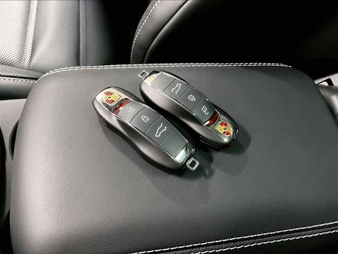 New 2026 Porsche Macan S image 37