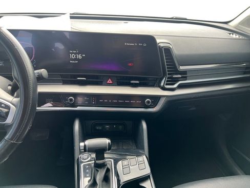 Used 2023 Kia Sportage EX image 11