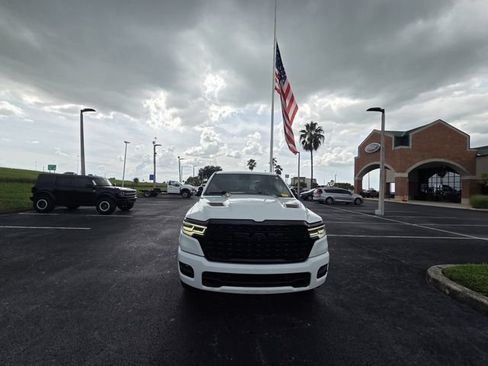 Used 2025 RAM 1500 Limited AWD/4WD image 3