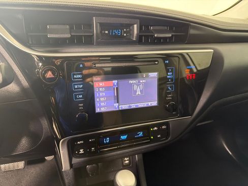 Used 2018 Toyota Corolla LE FWD image 16
