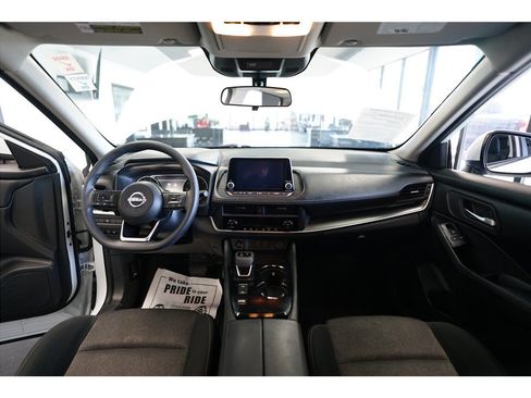 Used 2024 Nissan Rogue SV FWD image 13