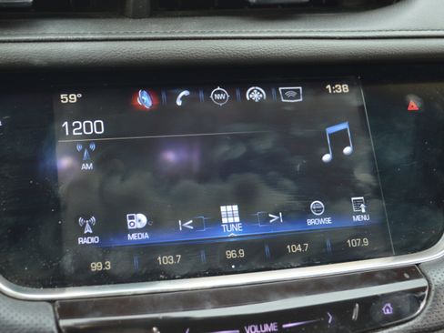 Used 2017 Cadillac XT5 Luxury w/ Driver Awareness Package image 19