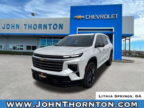 Used 2025 Chevrolet Traverse High Country image 1