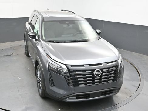 New 2026 Nissan Pathfinder Platinum FWD image 33