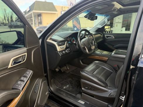 Used 2019 GMC Yukon Denali w/ Denali Ultimate Package AWD/4WD image 13