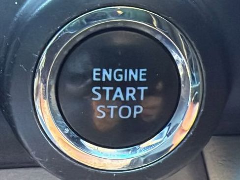 Used 2016 Toyota Camry XLE w/ Moonroof Package image 17