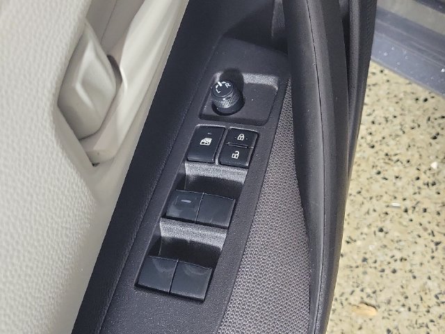 Used 2025 Toyota Corolla LE FWD image 22