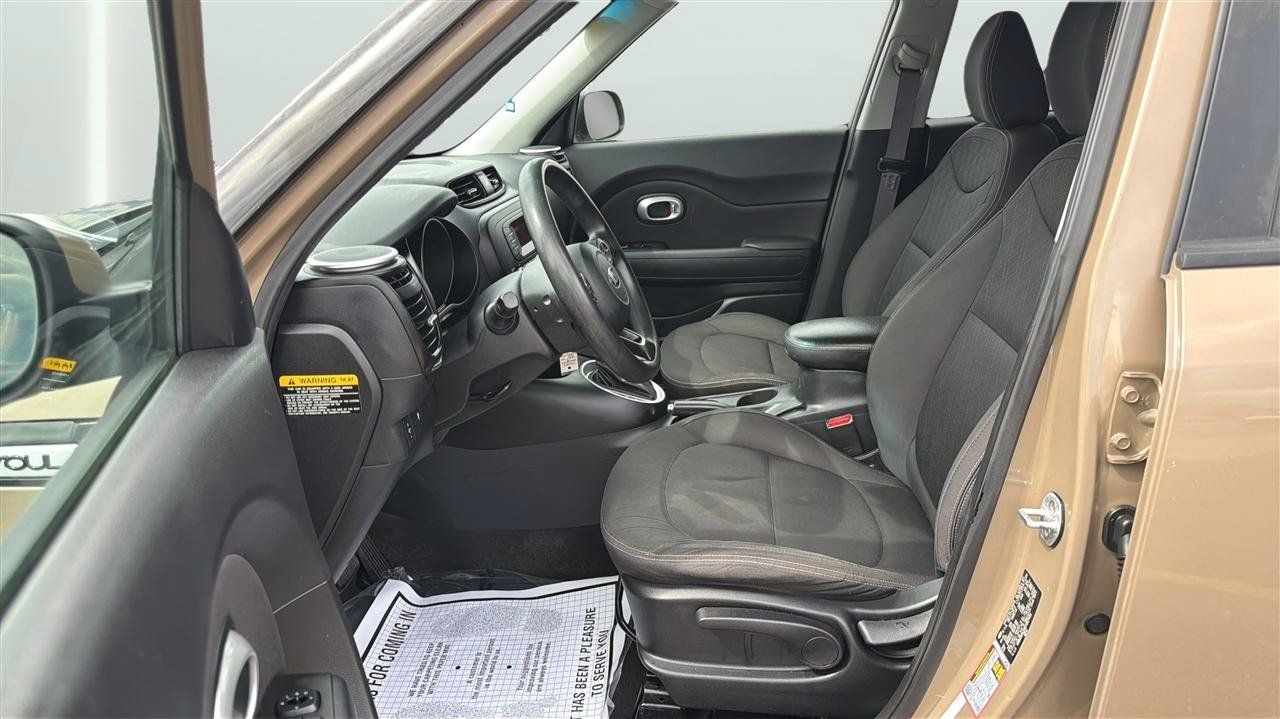 Used 2016 Kia Soul FWD image 11