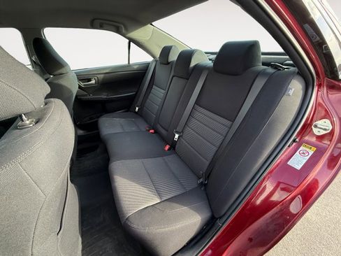 Used 2016 Toyota Camry LE image 16