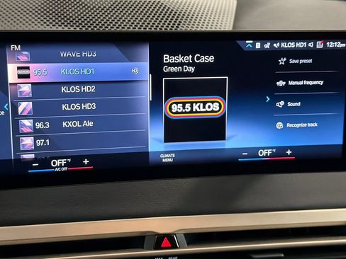Used 2023 BMW iX xDrive50 w/ Premium Package AWD/4WD image 22