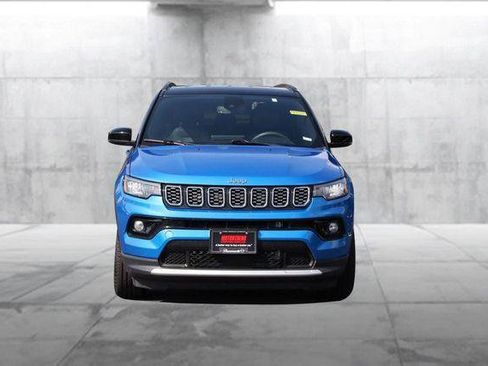 Used 2025 Jeep Compass Limited AWD/4WD image 4