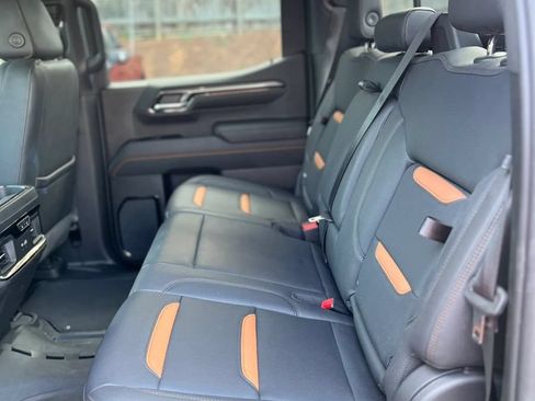 Used 2022 GMC Sierra 1500 AT4 w/ AT4 Premium Package AWD/4WD image 10