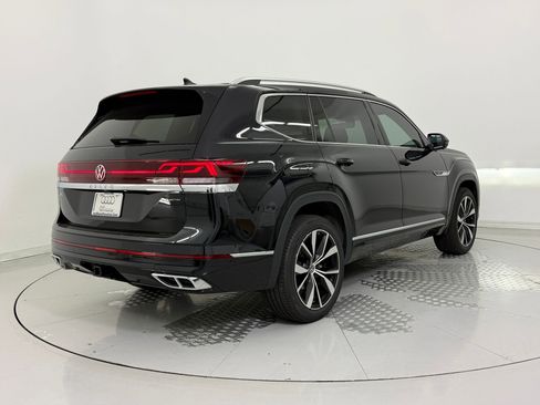 Used 2025 Volkswagen Atlas SEL Premium R-Line image 9
