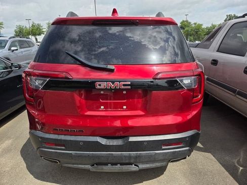 Used 2023 GMC Acadia SLE w/ Driver Convenience Package FWD image 3