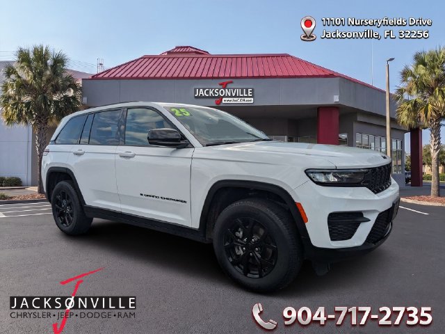 Used 2025 Jeep Grand Cherokee Altitude AWD/4WD 360° Tour