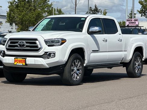 Used 2022 Toyota Tacoma Limited w/ Black Out Package (TMS) AWD/4WD image 8