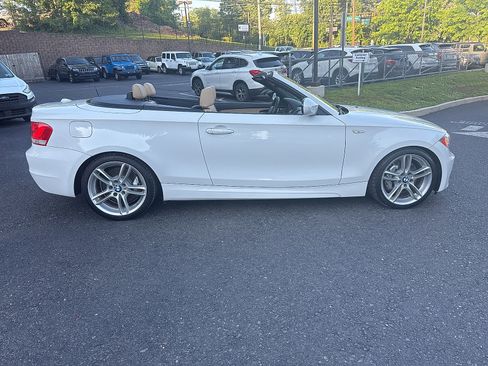 Used 2012 BMW 135i Convertible RWD image 3