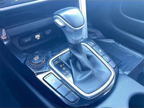 Used 2021 Kia Seltos EX image 16