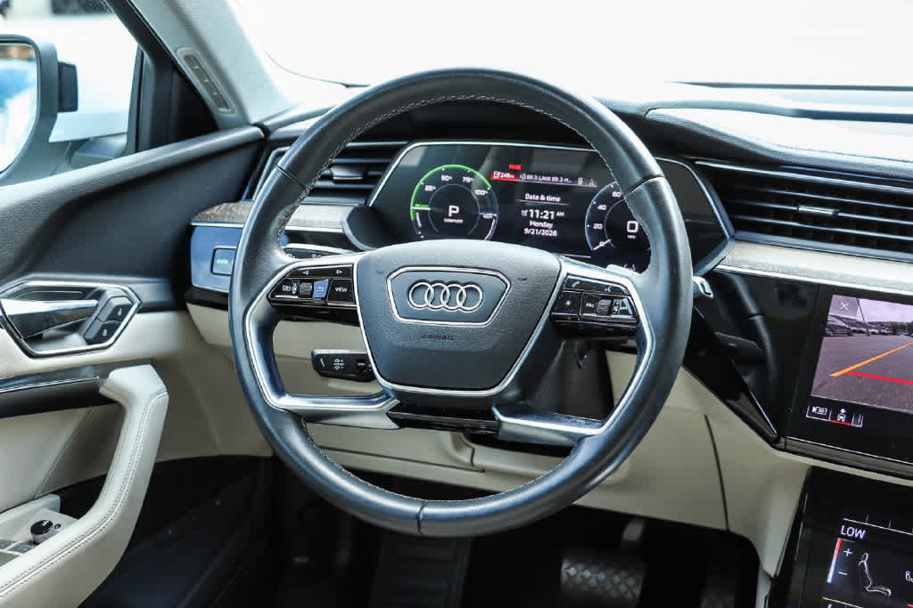 Used 2024 Audi Q8 e-tron Premium Plus w/ Premium Plus Package AWD/4WD image 17