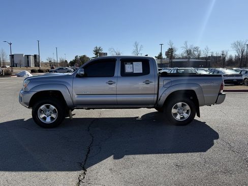 Used 2015 Toyota Tacoma PreRunner image 4