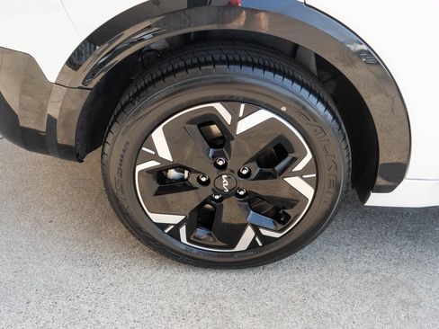 Used 2023 Kia Niro Wind w/ Wind Preserve Package FWD image 33