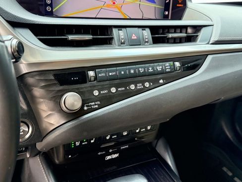 Used 2021 Lexus ES 350 Ultra Luxury w/ Accessory Package 2 image 24