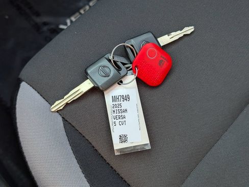 Used 2025 Nissan Versa S w/ Trunk Package FWD image 30