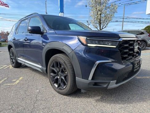 Used 2025 Honda Pilot Elite image 3