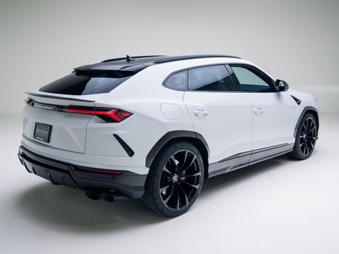 Used 2022 Lamborghini Urus image 5