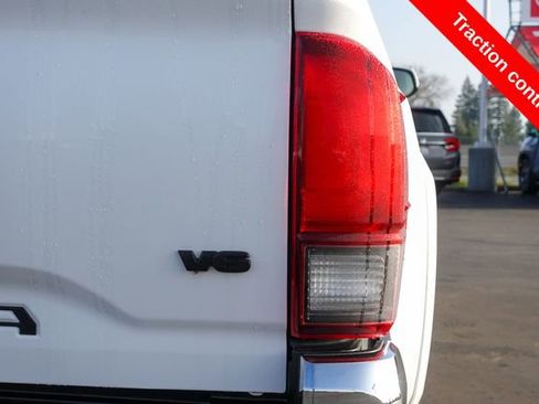 Certified 2019 Toyota Tacoma SR5 image 9