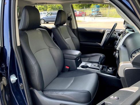 Used 2020 Toyota 4Runner SR5 Premium image 7