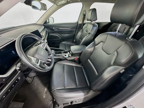 Used 2025 Kia Telluride S image 13