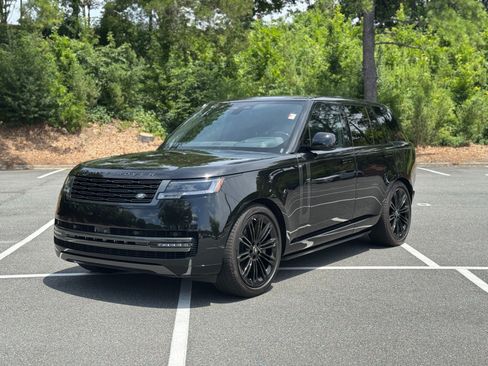Used 2024 Land Rover Range Rover SE AWD/4WD image 4