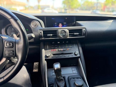 Used 2020 Lexus IS 350 F Sport w/ F Sport Package RWD image 9
