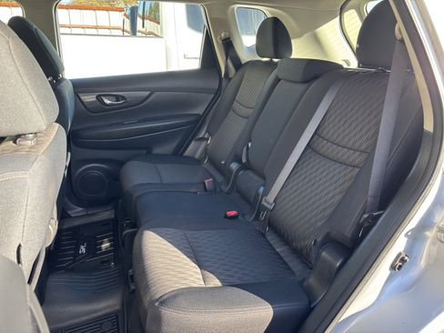 Used 2017 Nissan Rogue S image 41