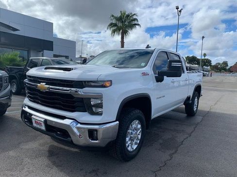 Used 2025 Chevrolet Silverado 3500 LT w/ Safety Package image 2