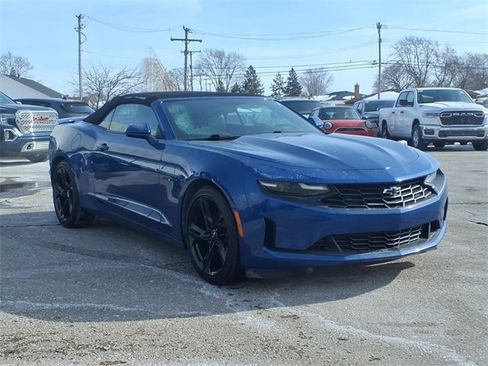 Used 2023 Chevrolet Camaro LT image 3