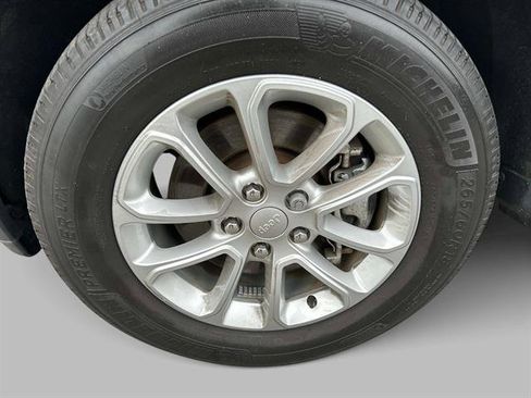 Certified 2021 Jeep Grand Cherokee Laredo image 16