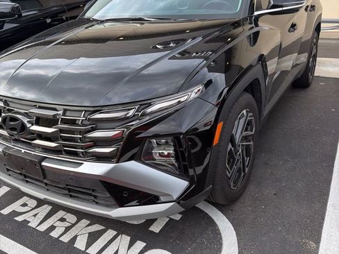 Certified 2025 Hyundai Tucson Limited image 2