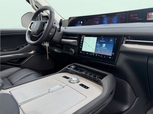 New 2026 Lincoln Navigator L Reserve AWD/4WD image 31