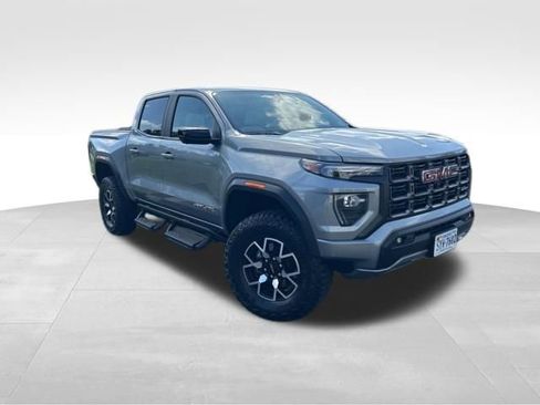 Used 2025 GMC Canyon AT4 w/ AT4X Package AWD/4WD image 9