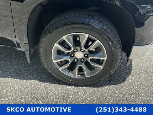 Used 2023 Chevrolet Silverado 1500 LT AWD/4WD image 9