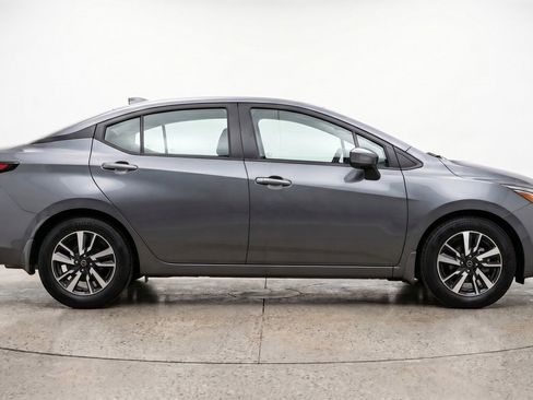 Used 2025 Nissan Versa SV FWD image 11
