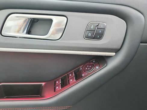 Used 2025 Ford Explorer ST-Line w/ Premium Package RWD image 32