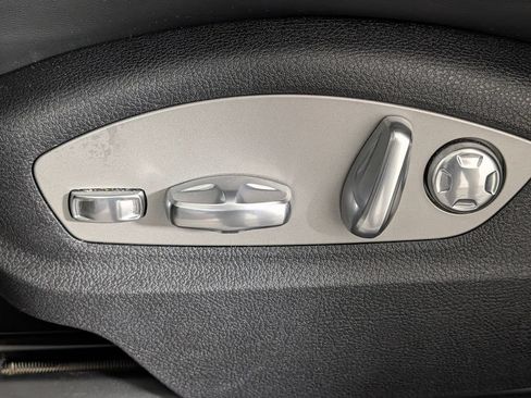 Certified 2023 Porsche Macan S AWD/4WD image 26