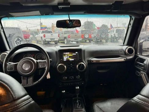 Used 2016 Jeep Wrangler Unlimited Sahara AWD/4WD image 9