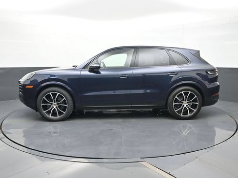 Certified 2024 Porsche Cayenne AWD/4WD image 2